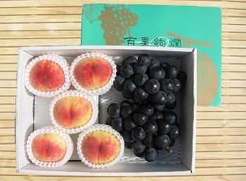 飯山の白桃とニューピオーネの詰め合わせ!